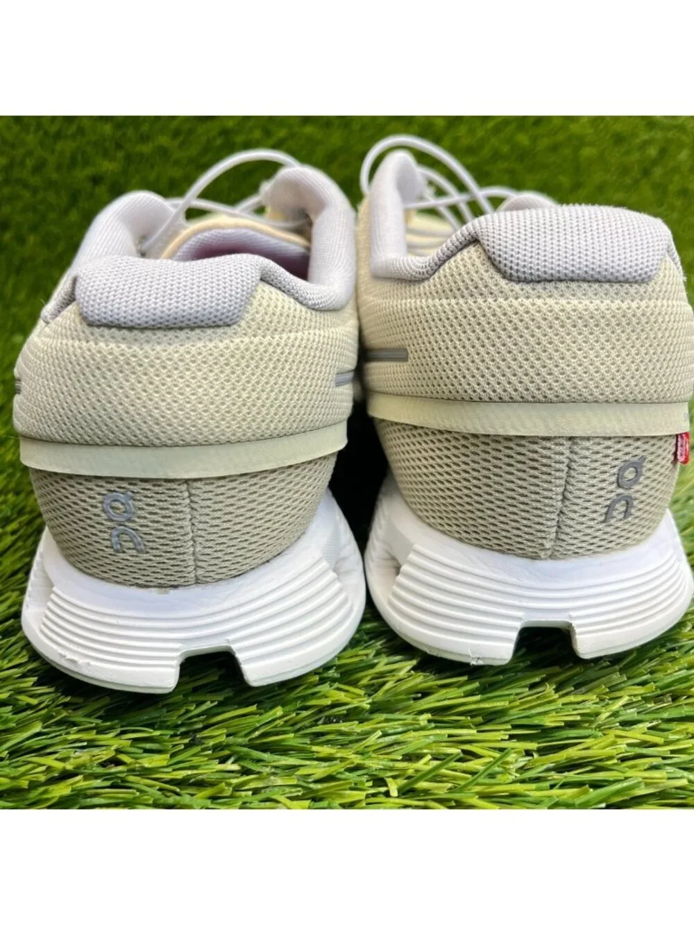 On Cloud 5 Womens Size 10 Beige White Athletic Running Walking Shoes Sneakers